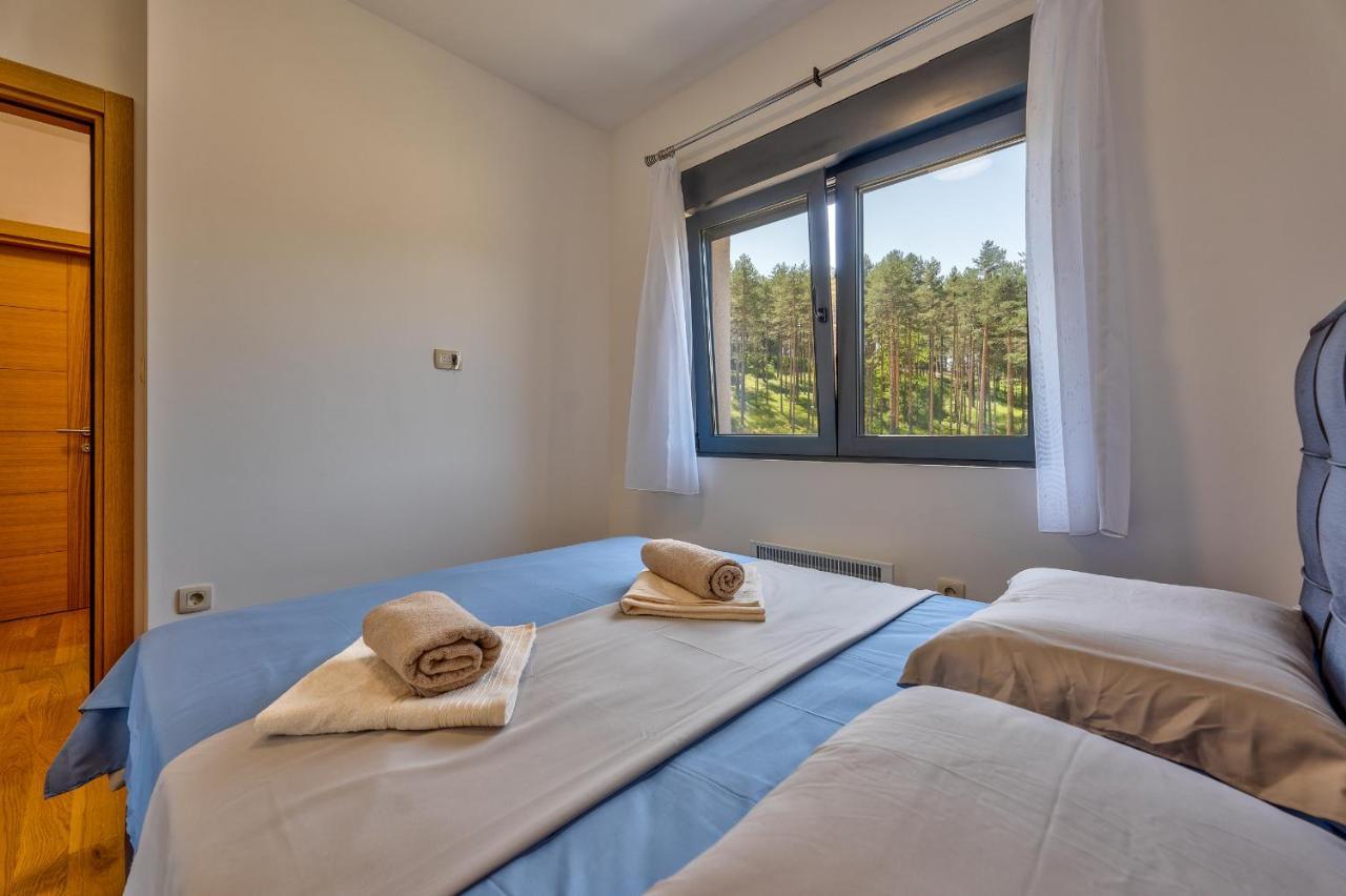Vila Pekovic Green, Pine Trees View 2 Bedrooms Apartment Zlatibor Esterno foto